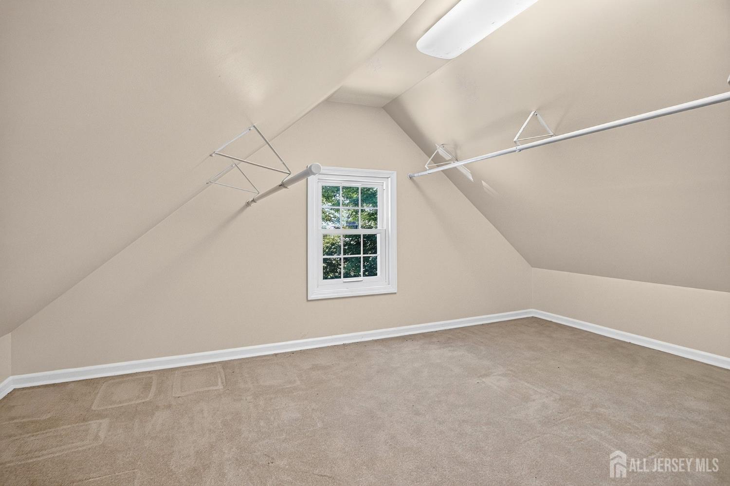 31 Warwick Road Colonia NJ 07067
