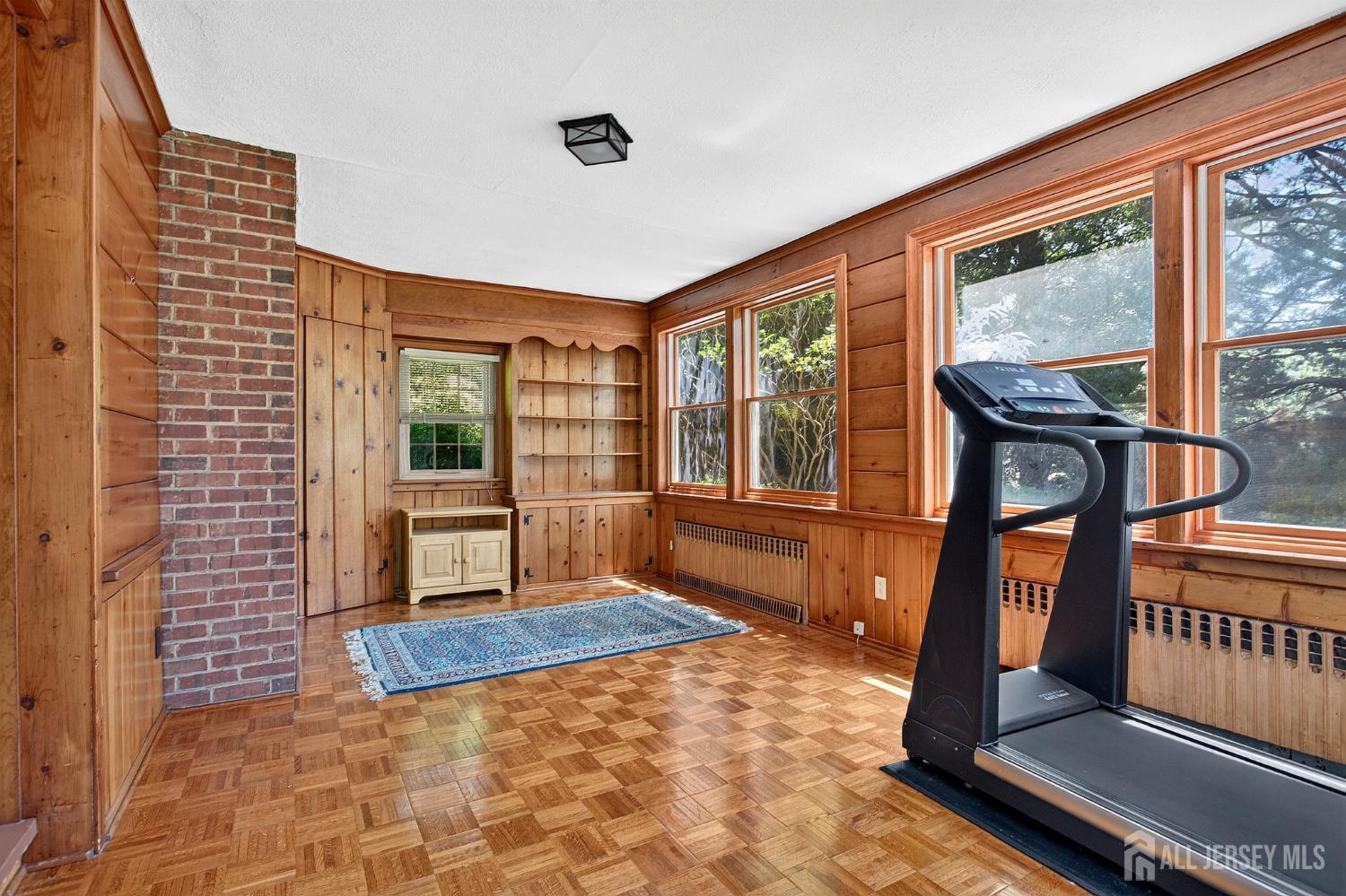 31 Warwick Road Colonia NJ 07067