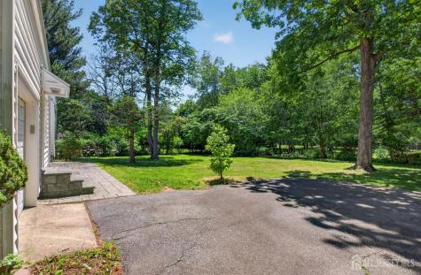 31 Warwick Road Colonia NJ 07067