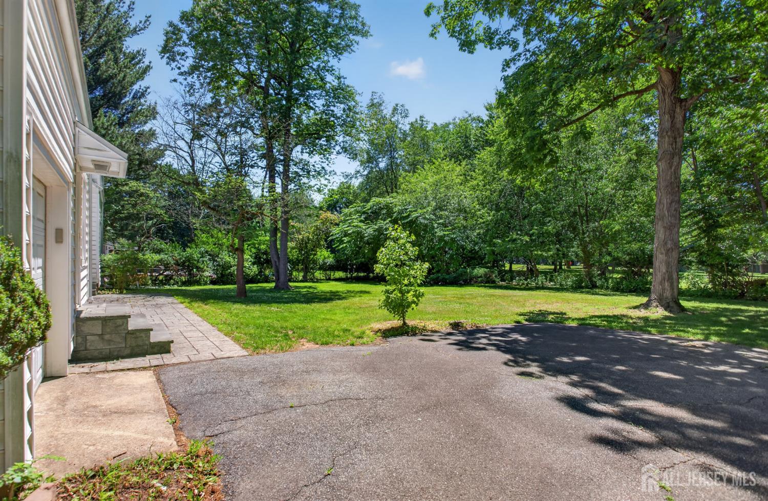 31 Warwick Road Colonia NJ 07067