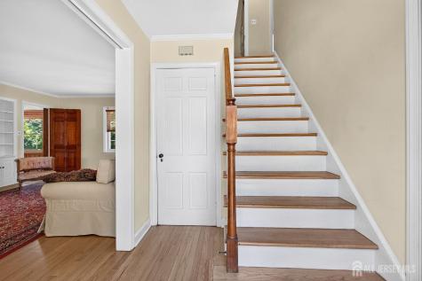 31 Warwick Road Colonia NJ 07067