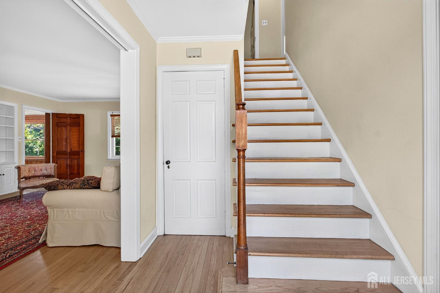 31 Warwick Road Colonia NJ 07067