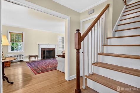 31 Warwick Road Colonia NJ 07067