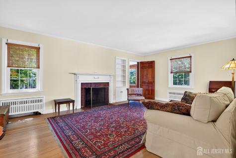 31 Warwick Road Colonia NJ 07067