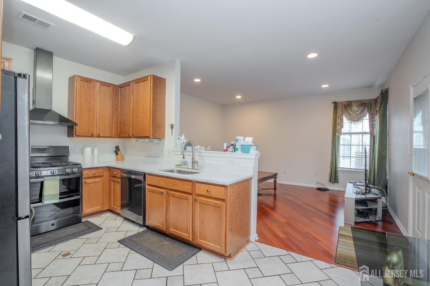 1101 Cottonwood Court North Brunswick NJ 08902