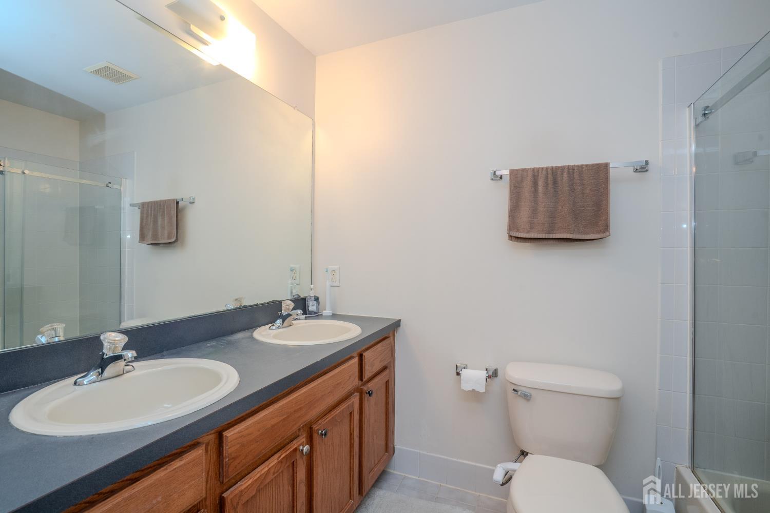 1101 Cottonwood Court North Brunswick NJ 08902