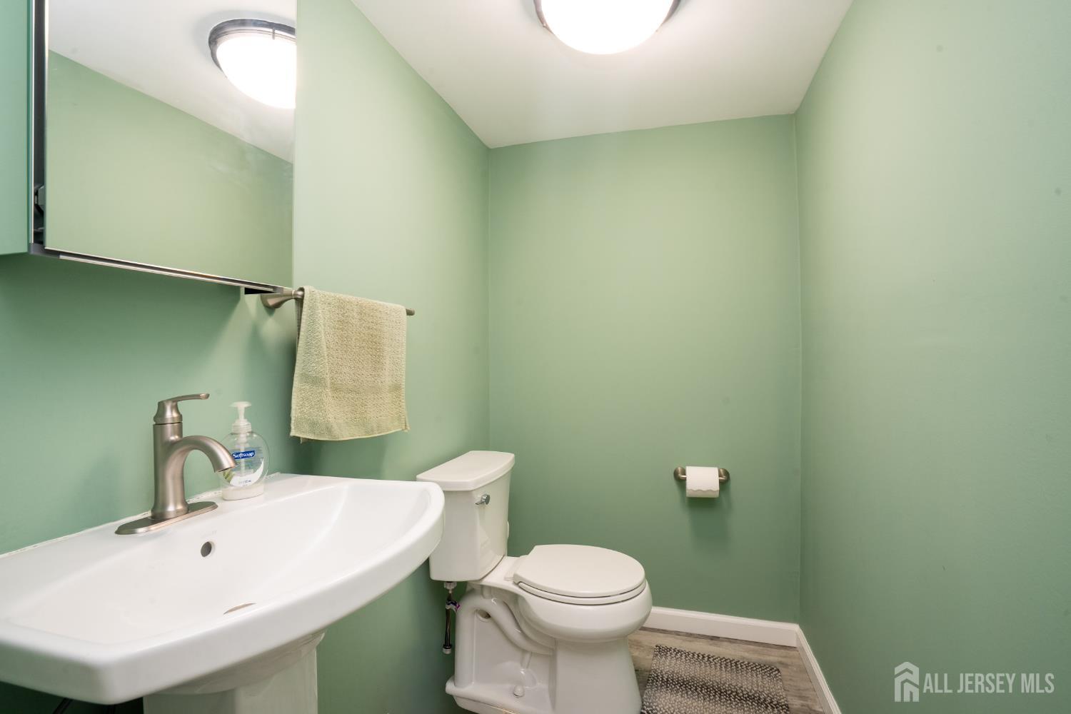 1101 Cottonwood Court North Brunswick NJ 08902