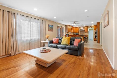 25 Cherokee Road East Brunswick NJ 08816