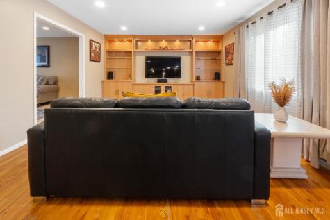 25 Cherokee Road East Brunswick NJ 08816