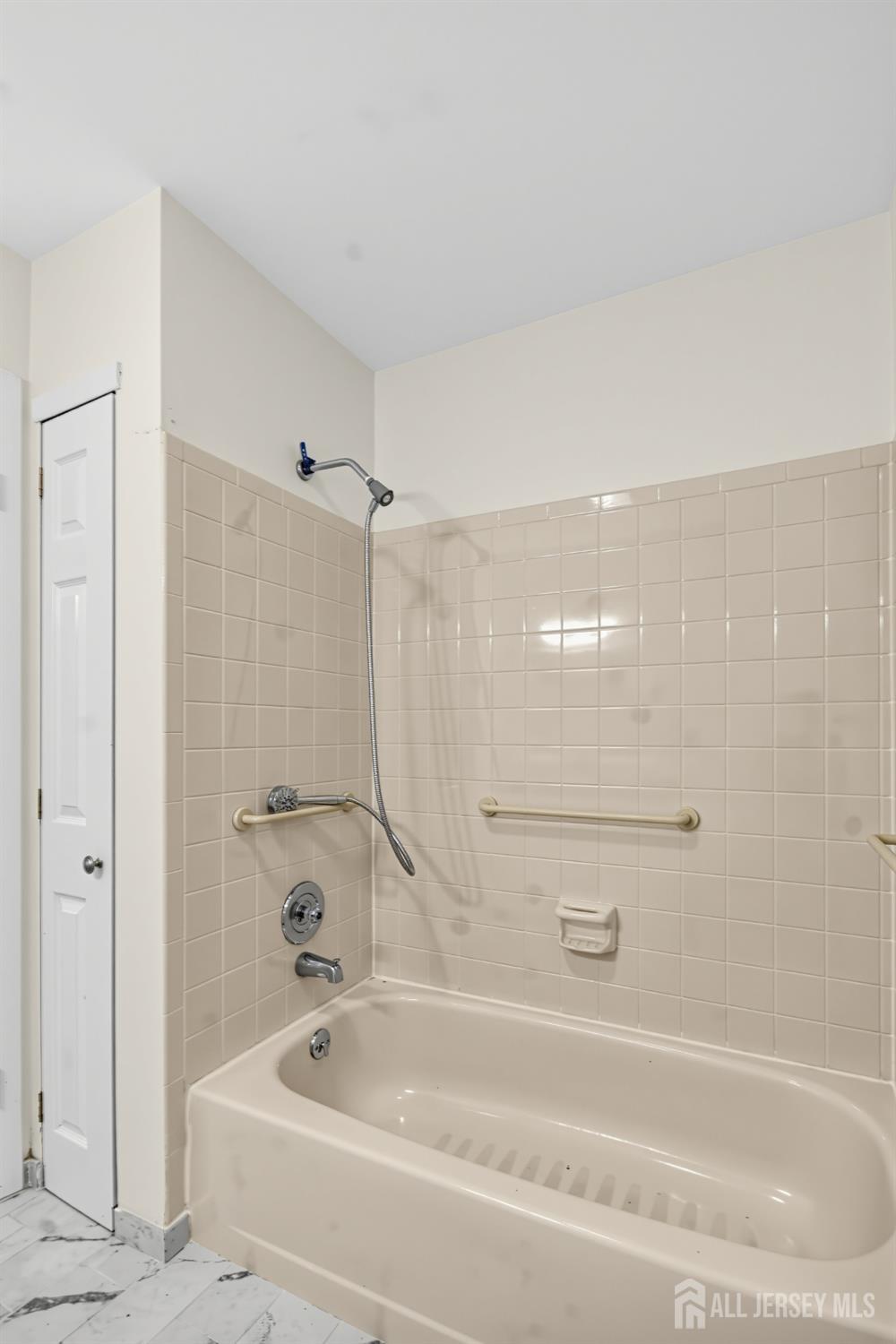 38 Ventura Court Old Bridge NJ 08857