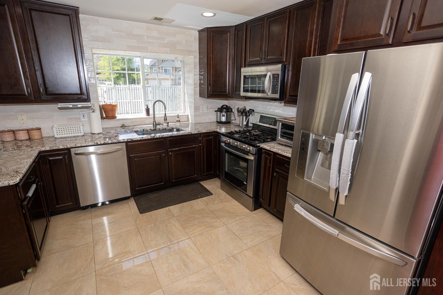 29 Major Drive Sayreville NJ 08872