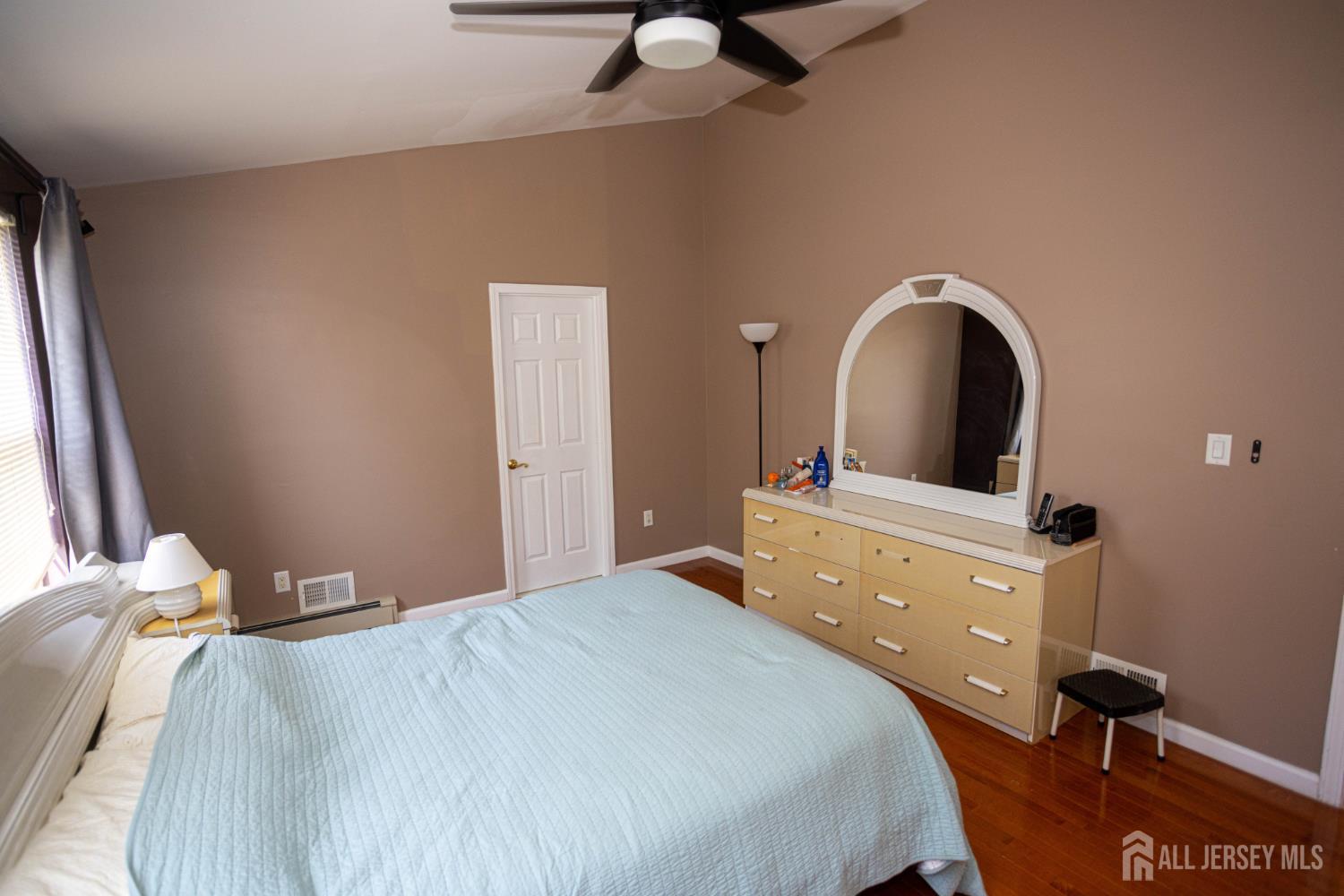 29 Major Drive Sayreville NJ 08872