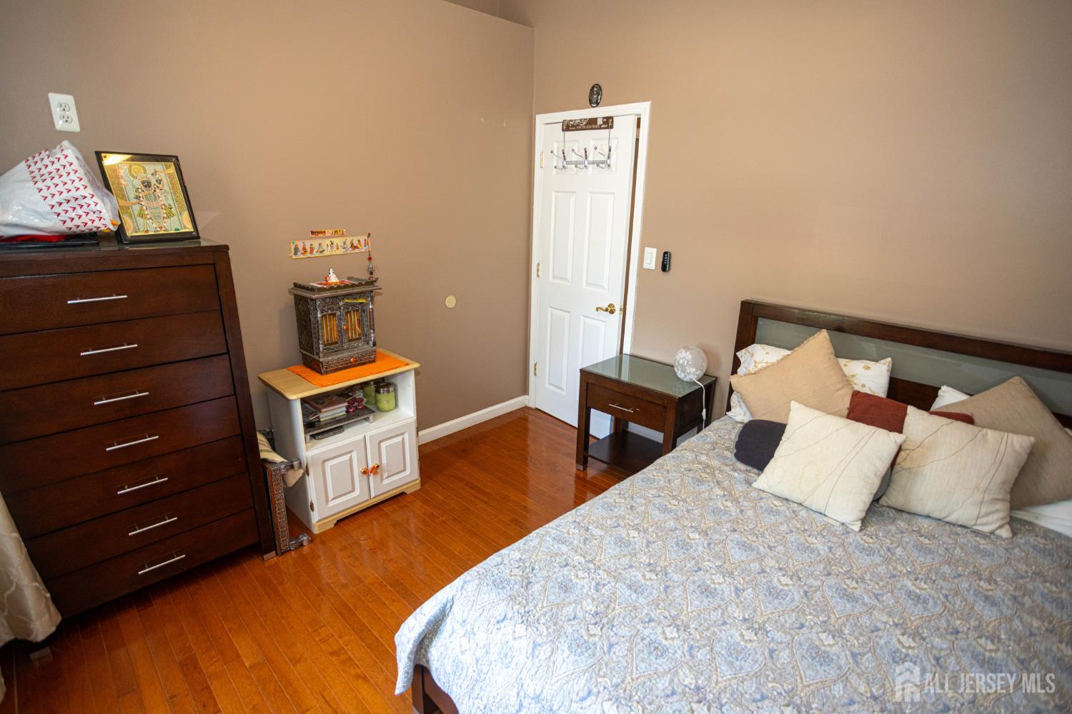 29 Major Drive Sayreville NJ 08872
