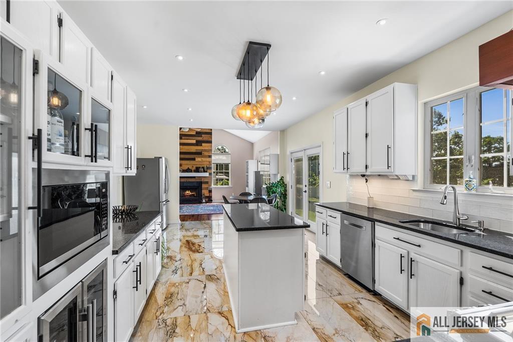 5 Woodfield Court Franklin NJ 08540