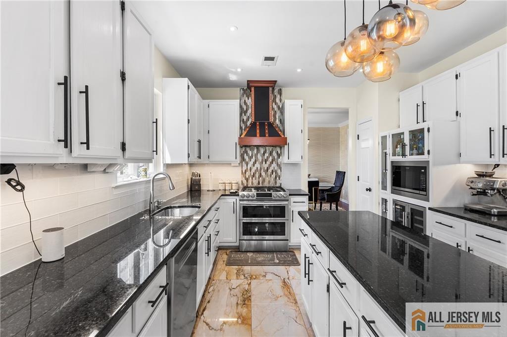 5 Woodfield Court Franklin NJ 08540