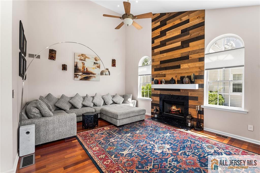 5 Woodfield Court Franklin NJ 08540
