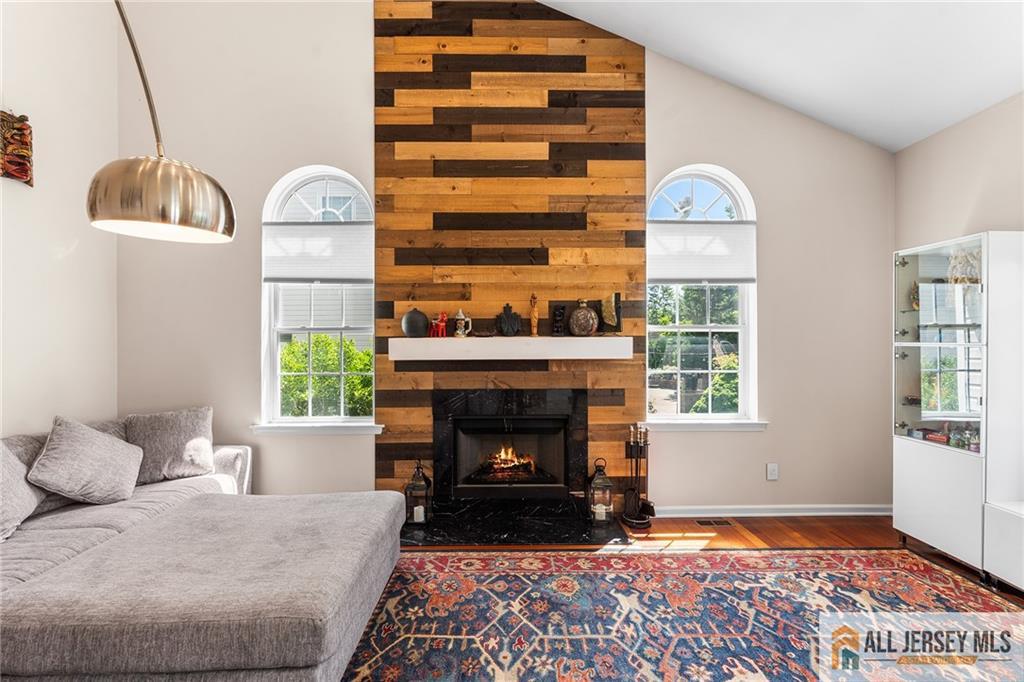 5 Woodfield Court Franklin NJ 08540