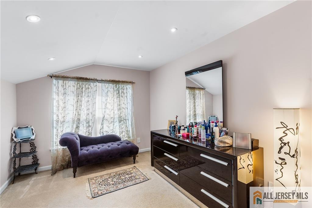 5 Woodfield Court Franklin NJ 08540