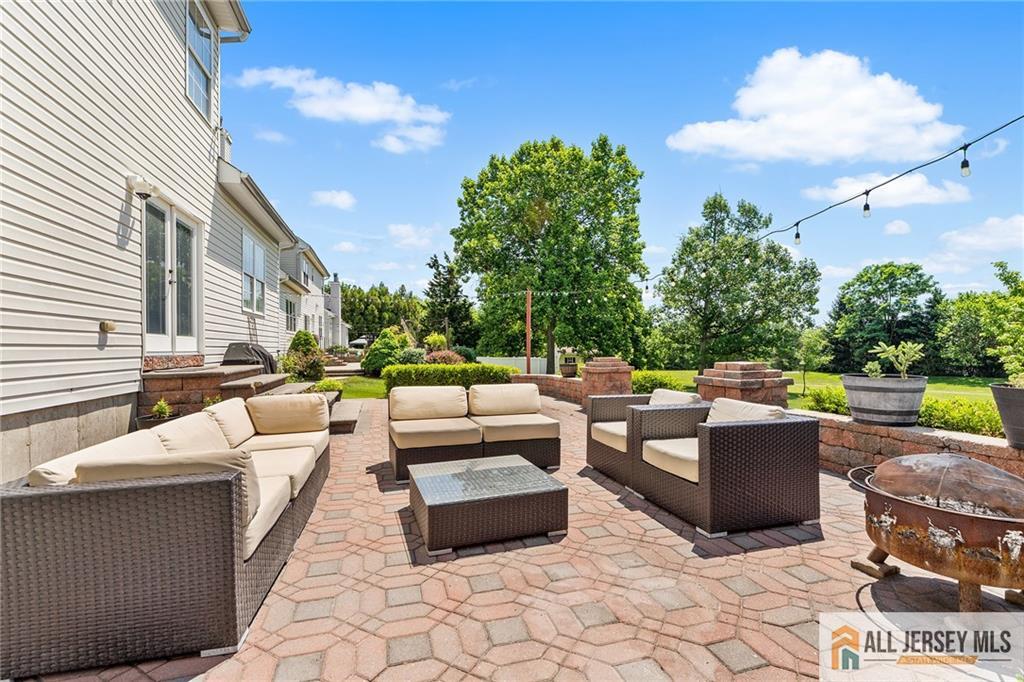 5 Woodfield Court Franklin NJ 08540