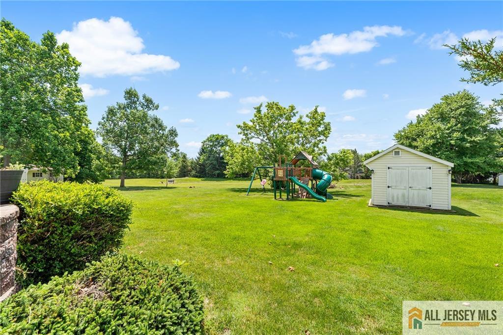 5 Woodfield Court Franklin NJ 08540