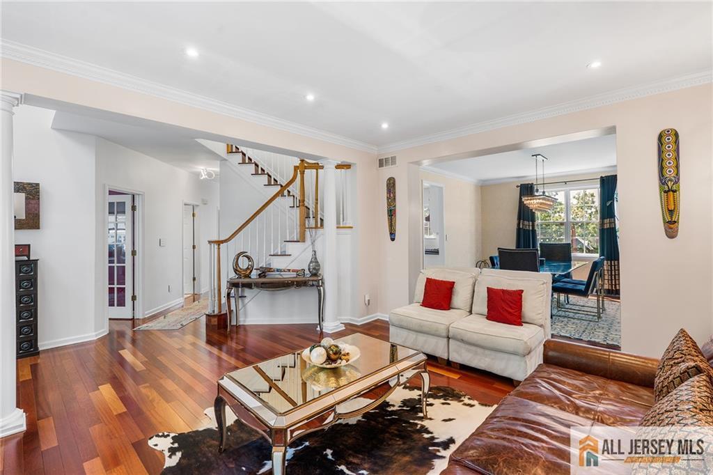 5 Woodfield Court Franklin NJ 08540