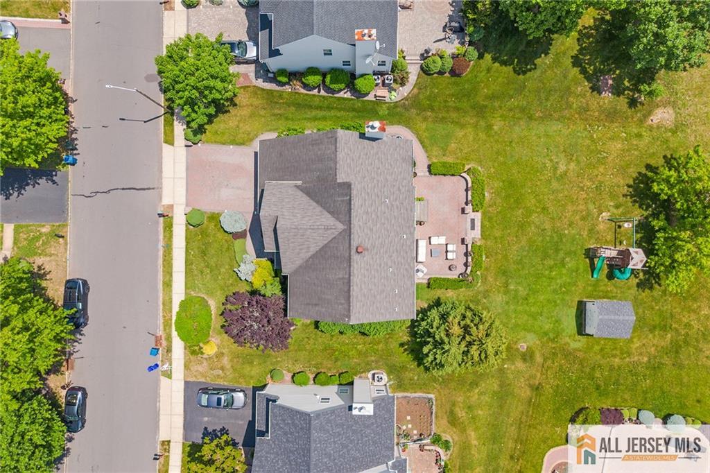 5 Woodfield Court Franklin NJ 08540