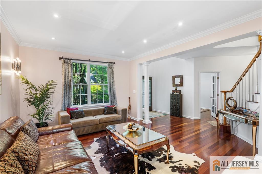 5 Woodfield Court Franklin NJ 08540