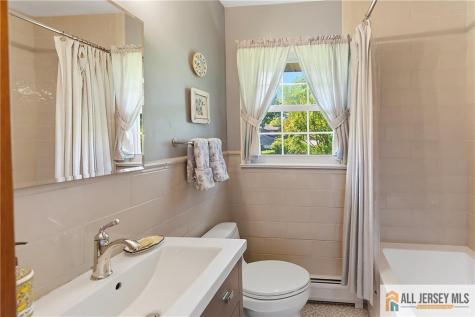 708 Sunbrite Lane Piscataway NJ 08854