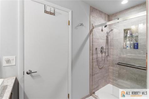 708 Sunbrite Lane Piscataway NJ 08854