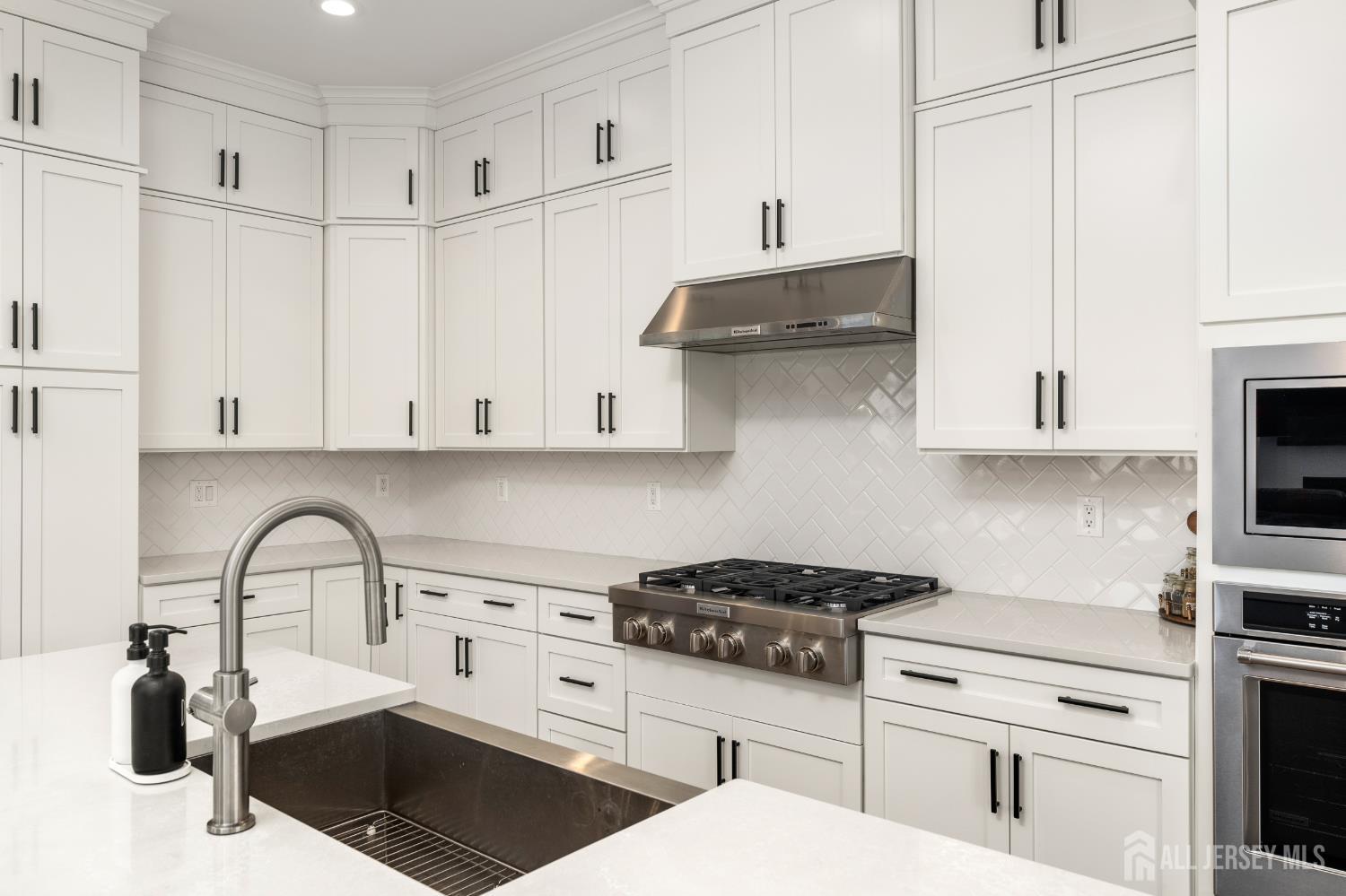 2 Evelyn Court Cranbury NJ 08512