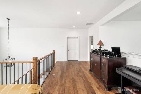 2 Evelyn Court Cranbury NJ 08512