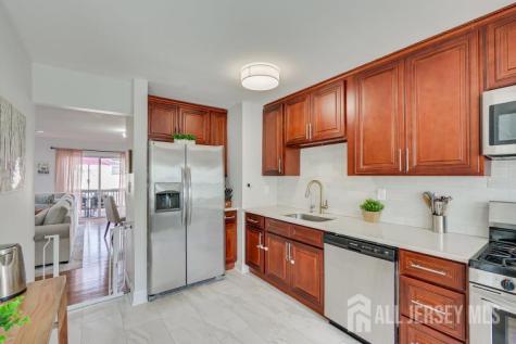 2 Highview Drive Woodbridge Proper NJ 07095