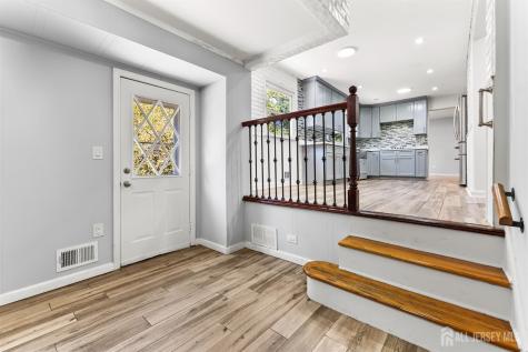 14 Mayling Court Edison NJ 08837