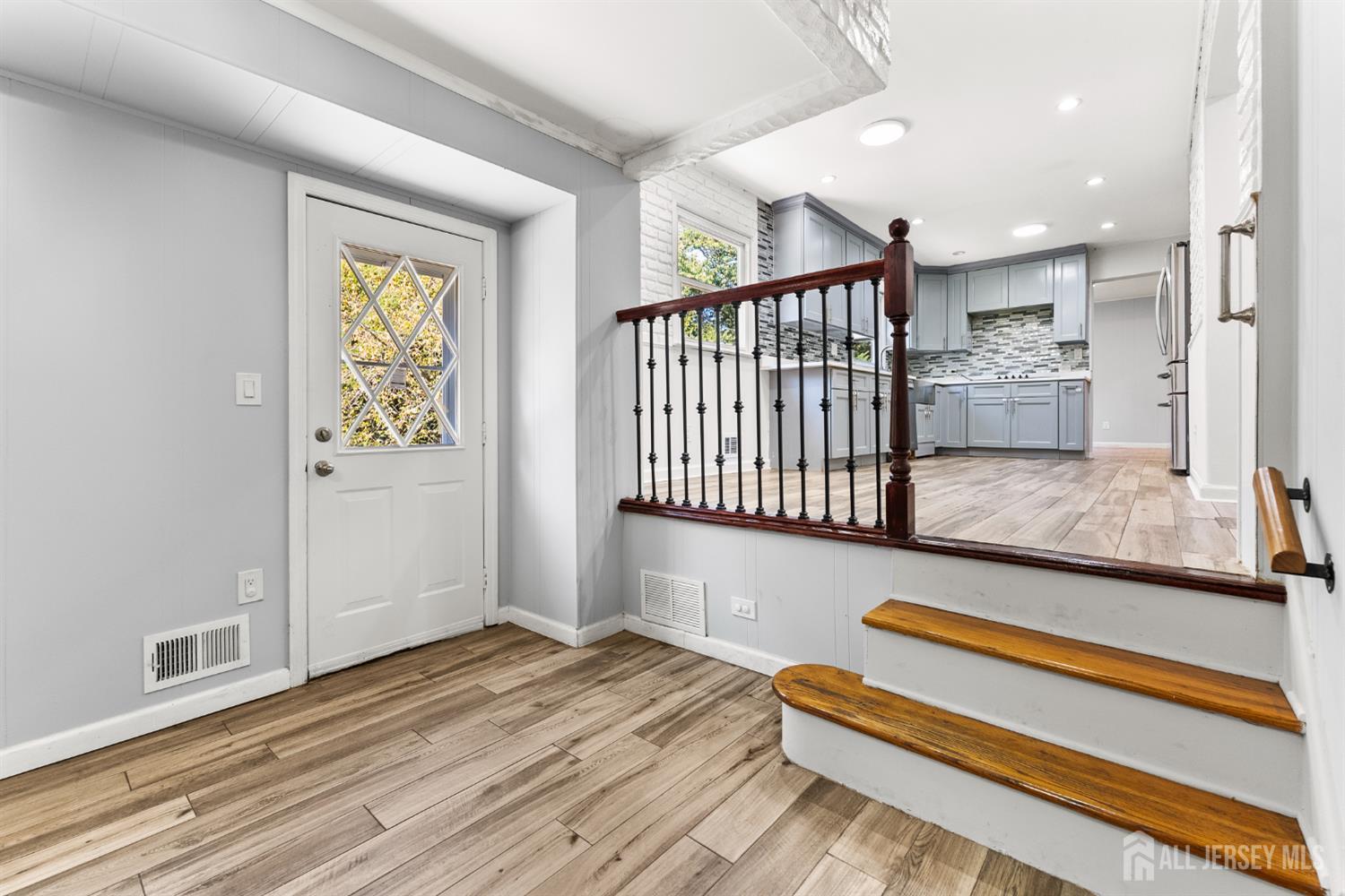 14 Mayling Court Edison NJ 08837