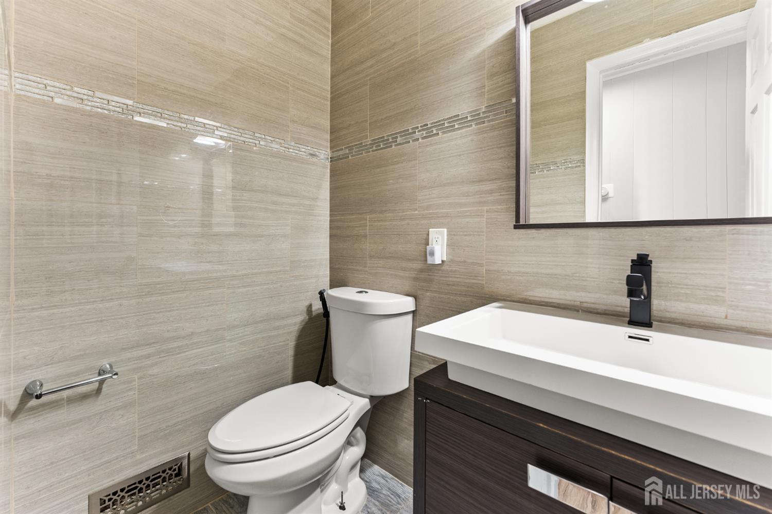14 Mayling Court Edison NJ 08837