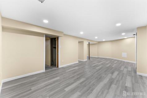 14 Mayling Court Edison NJ 08837