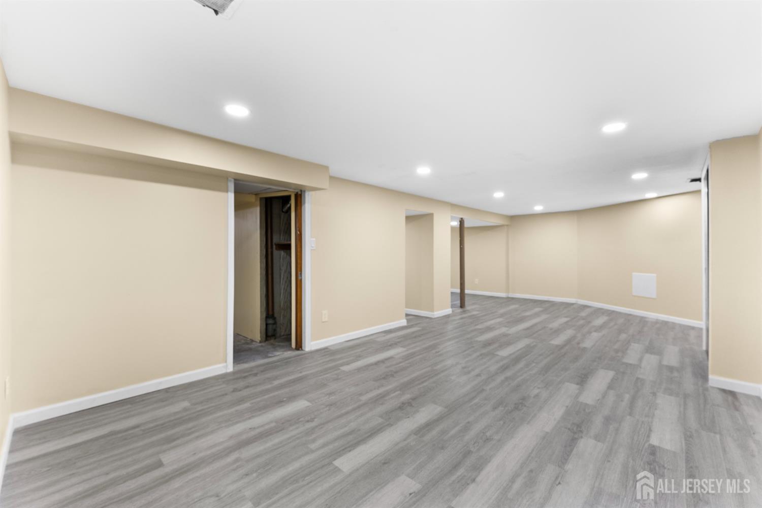 14 Mayling Court Edison NJ 08837