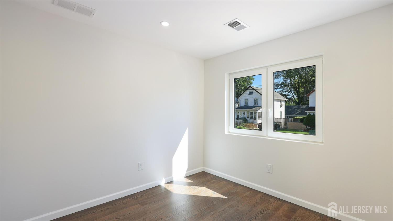 13 Columbus Avenue Edison NJ 08817