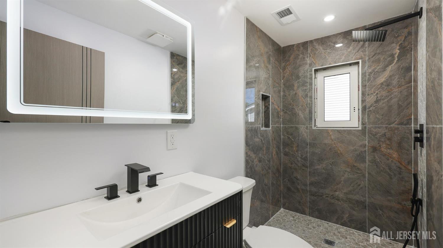 13 Columbus Avenue Edison NJ 08817