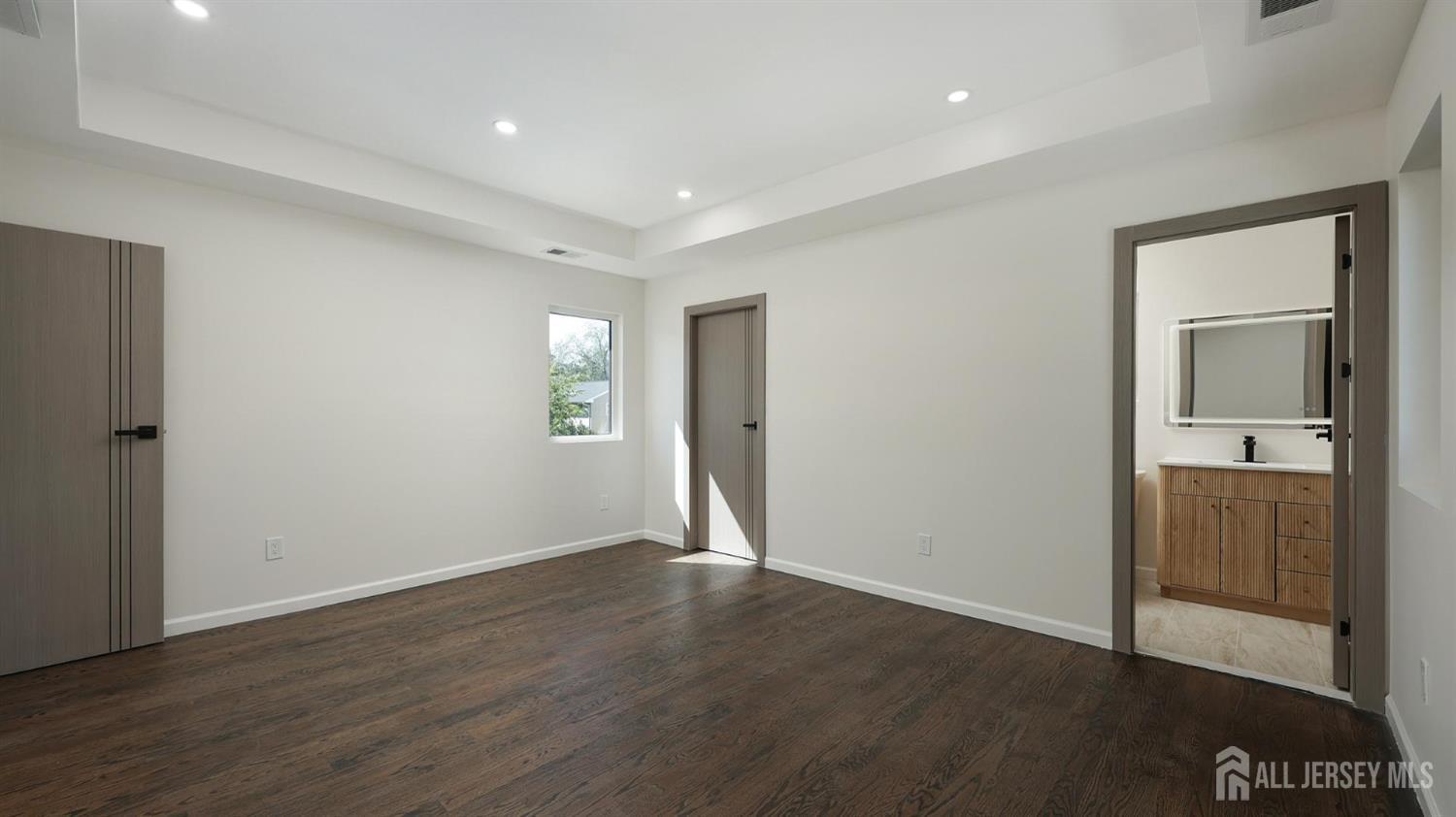 13 Columbus Avenue Edison NJ 08817