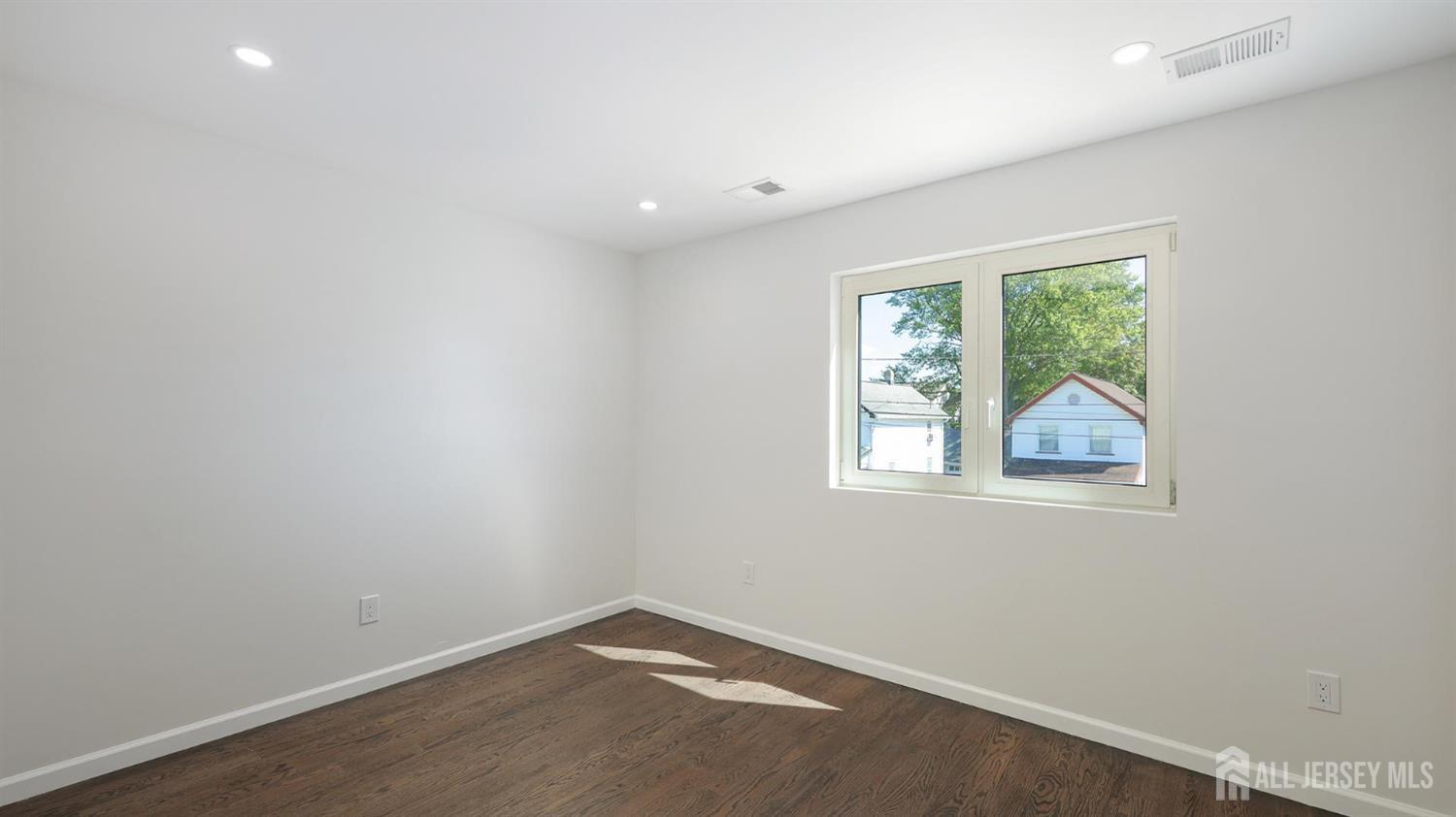13 Columbus Avenue Edison NJ 08817