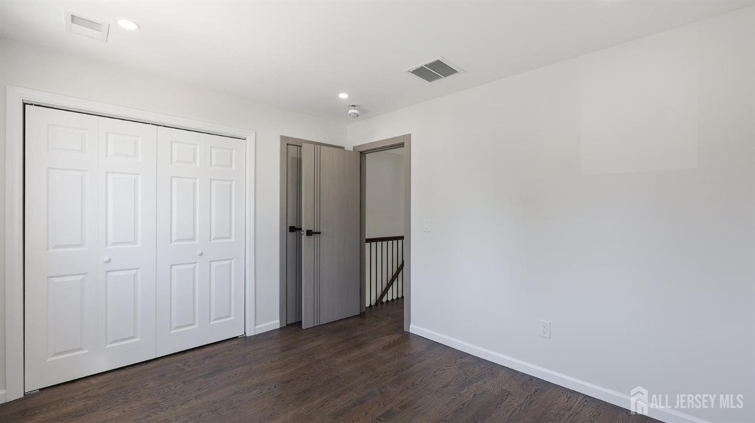 13 Columbus Avenue Edison NJ 08817