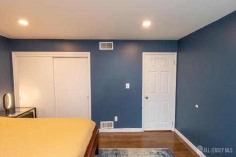 61 Clifton Street Edison NJ 08817