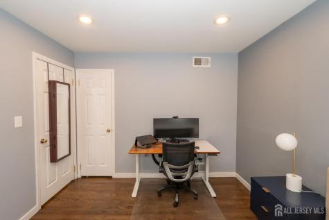61 Clifton Street Edison NJ 08817