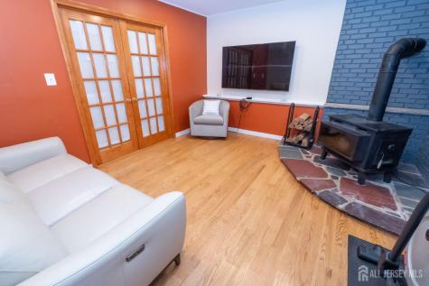 61 Clifton Street Edison NJ 08817