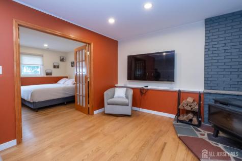 61 Clifton Street Edison NJ 08817