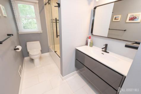 61 Clifton Street Edison NJ 08817