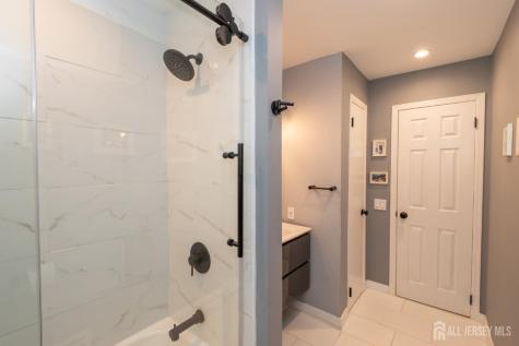 61 Clifton Street Edison NJ 08817
