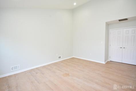 24 Straton Court Sayreville NJ 08859