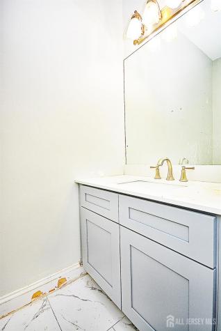 24 Straton Court Sayreville NJ 08859